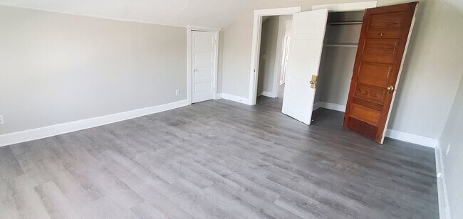Building Photo - 1525 Dixmont Ave