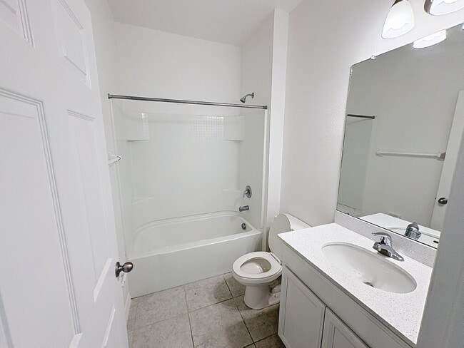 Building Photo - 6328 Goldcoast Ave