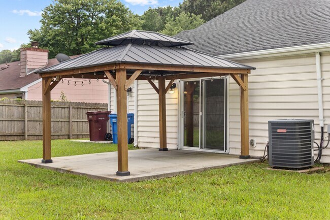 Building Photo - 3409 Woodbaugh Dr