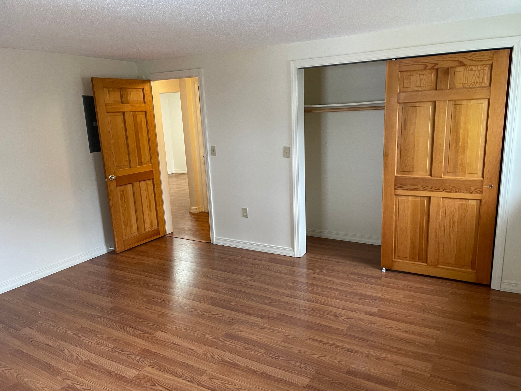 Building Photo - 834 State St