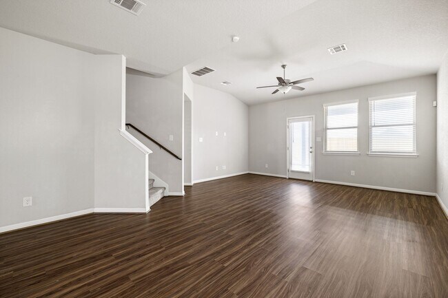 Building Photo - Modern, Like-New Home on a Quiet Cul-de-Sa...