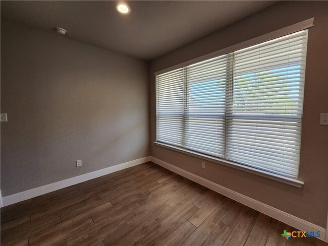 Building Photo - 2021 Rueben Rd