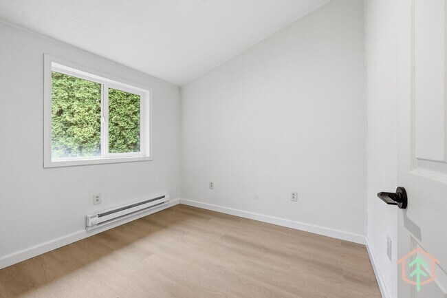 Building Photo - 2004 SE 143rd Ave