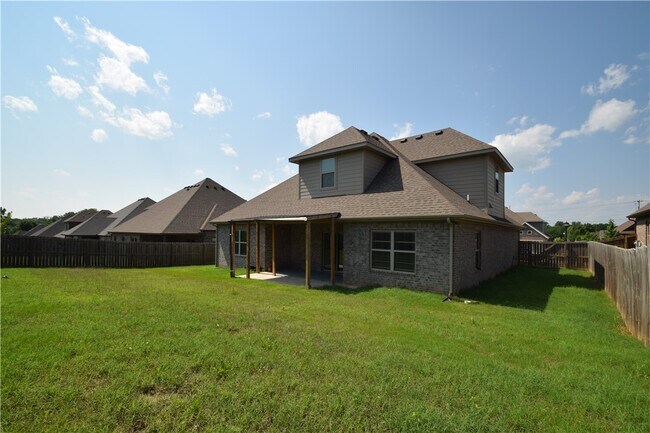 Building Photo - 4203 SW Bermuda Ave
