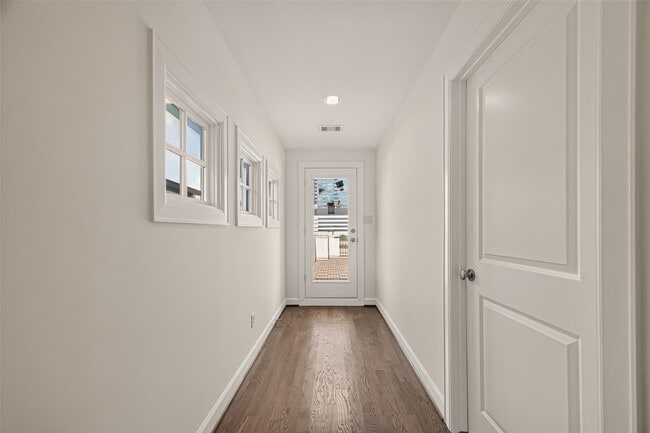 Building Photo - 2907 Argonne St
