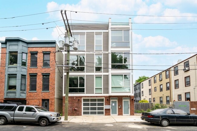 Building Photo - 414-16 1st St