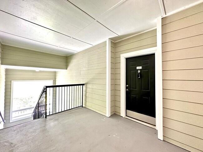 Building Photo - 2 Bedroom, 2 Bath Condo in The Concord West of The Ashley!