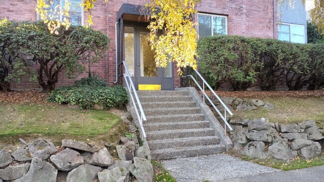 Building Photo - Denny Apartments