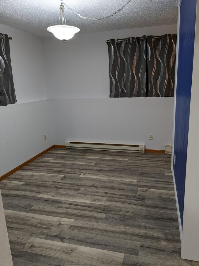 Bedroom Area - 305 E Lawler Ave