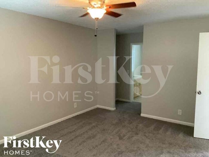 Building Photo - 5784 Strawberry Lakes Cir