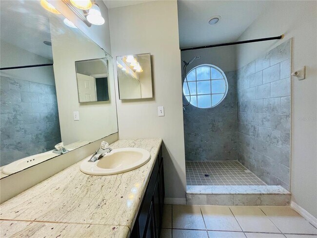 Building Photo - 5015 Laguna Bay Cir