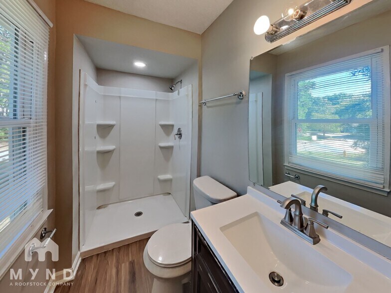 Building Photo - 4812 Kaplan Dr