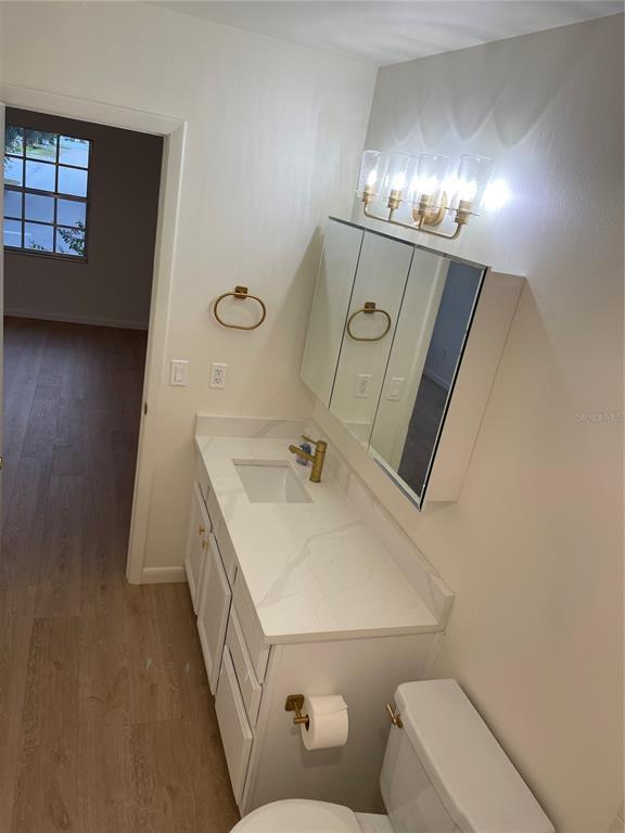 Building Photo - 4511 S Oak Dr