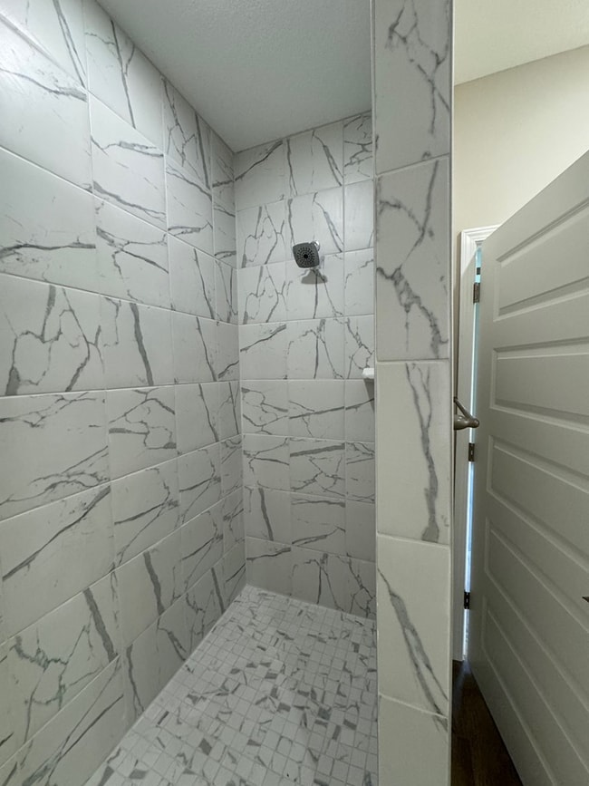 Building Photo - 207 Mosaic Dr