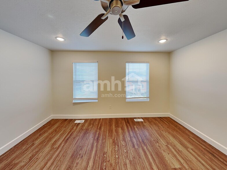 Building Photo - 11138 S Seagrass Dr