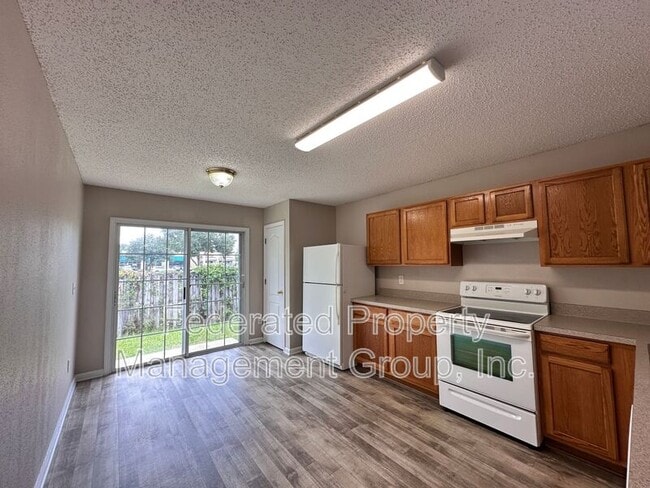 Building Photo - 2113 Fresco Dr