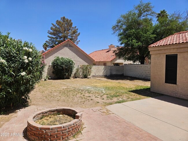Building Photo - 1530 E Mineral Rd