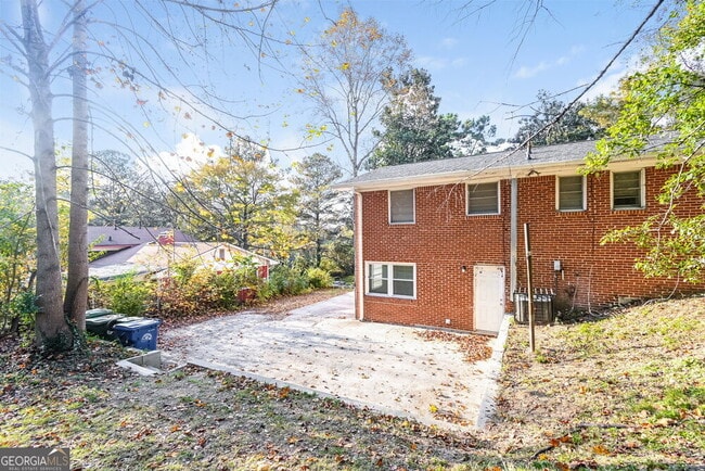 Building Photo - 3990 Rutgers Dr SW