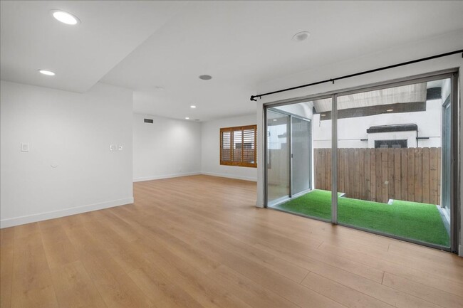 Building Photo - Stunning Remodeled 3-Bedroom Home in Prime...