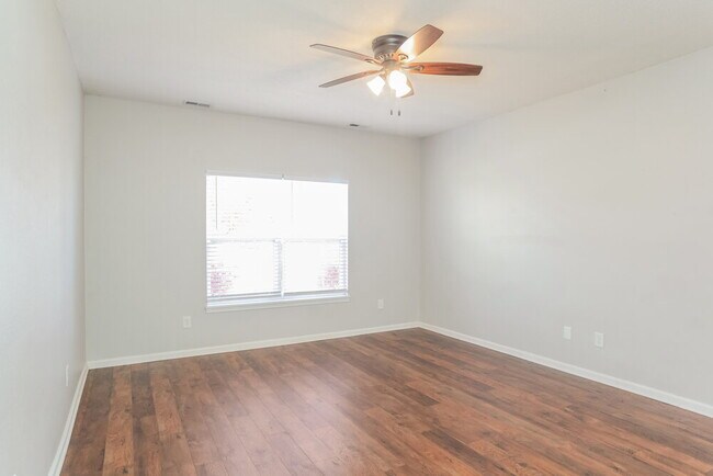 Building Photo - 3500 Limelight Ln