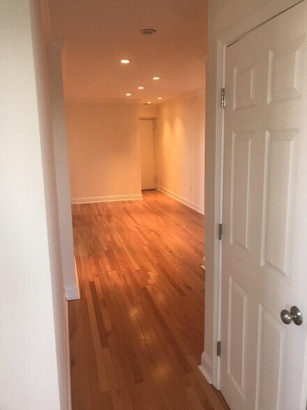 Building Photo - 56 Brattle St