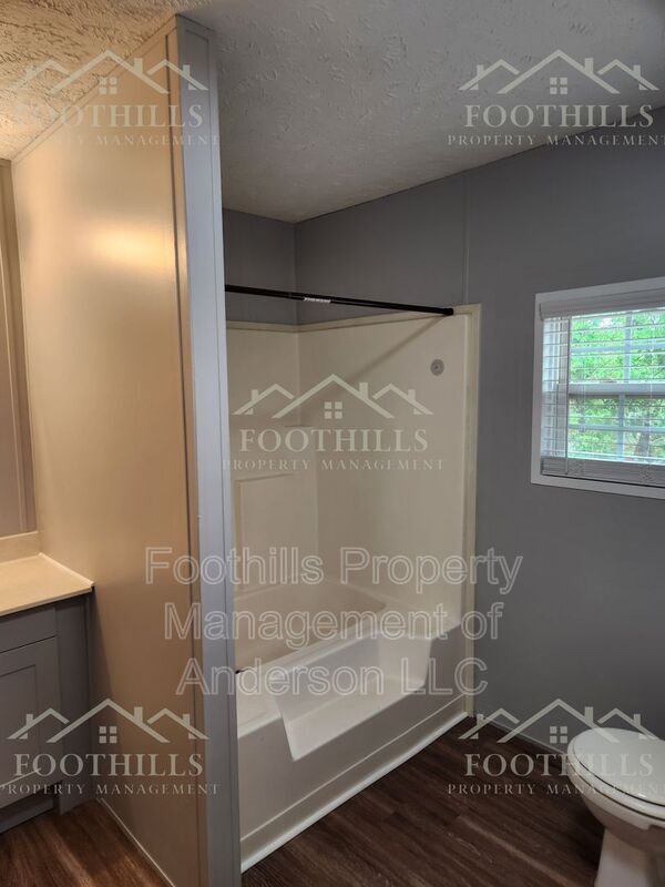 Building Photo - 100 P-9-121