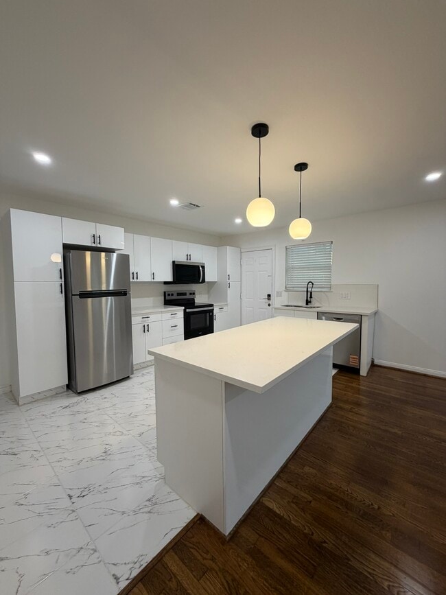 Building Photo - 1972 W McKinney St