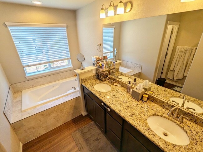 Building Photo - Gorgeous 4 Bedroom 2.5 Bath Home in Bradley Ranch