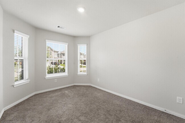 Building Photo - 28106 Aspen Horizon Dr
