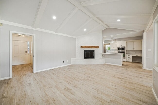 Building Photo - 2127 Blue Willow Dr