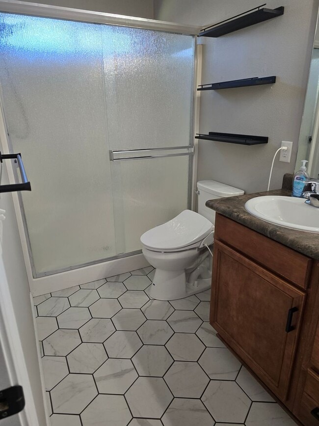 Building Photo - 3 bed 2 bath Single  Home for Rent in Gran...