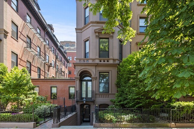 Building Photo - 101 Beacon St