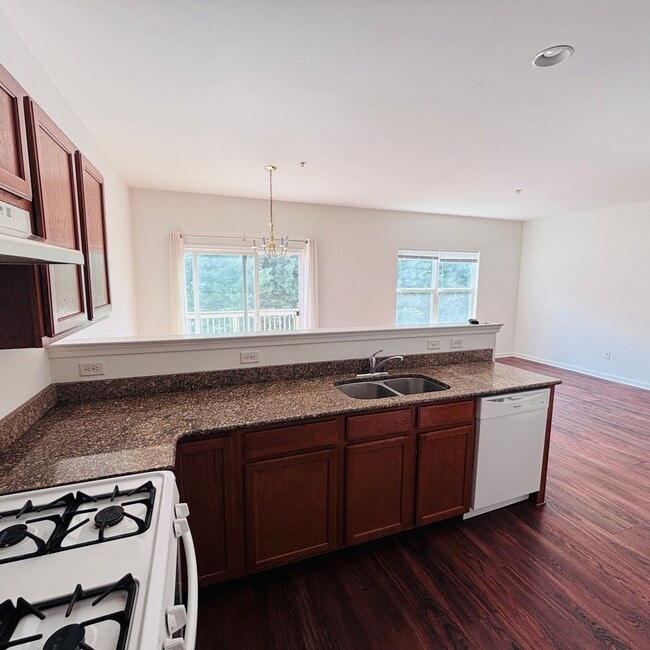 Building Photo - Located in the Highgates subdivision in Upper Macungie Township this 3 bedroom, 2.5 bath townhouse