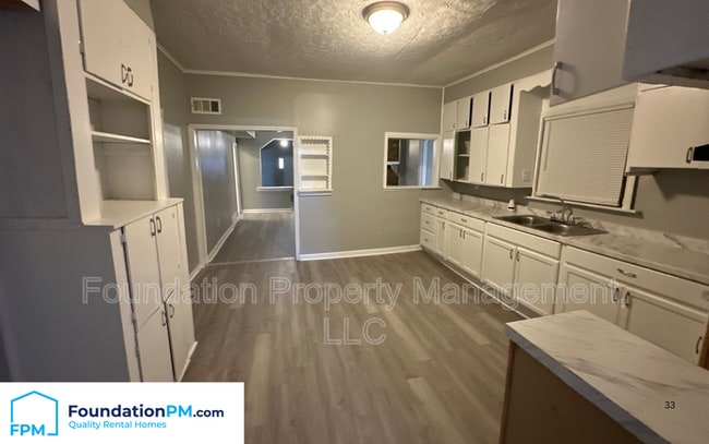 Building Photo - 2271 Hubbard Ave