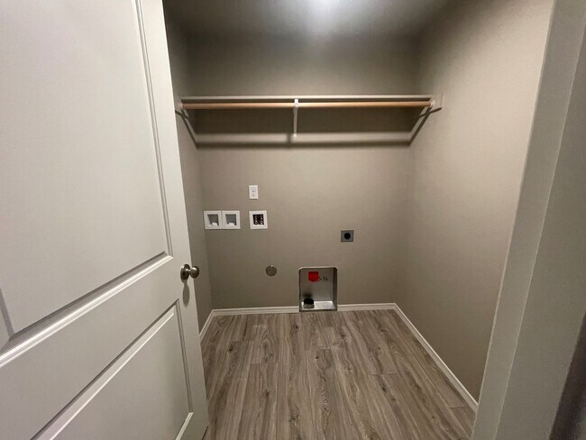 Building Photo - West Valley Home with Underground Sprinkle...