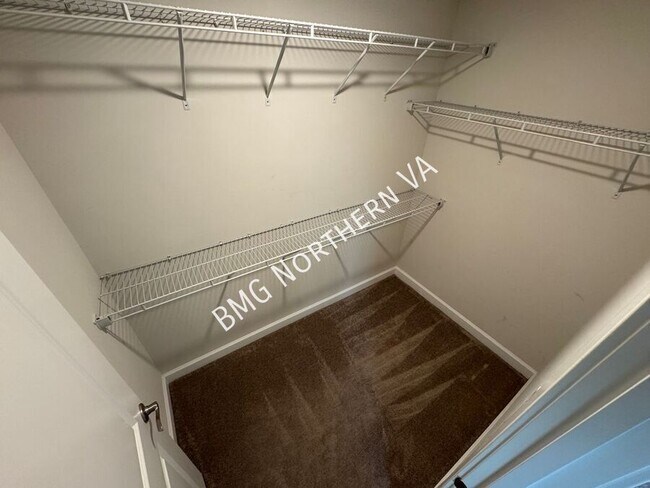 Building Photo - 43339 Stadium Ter