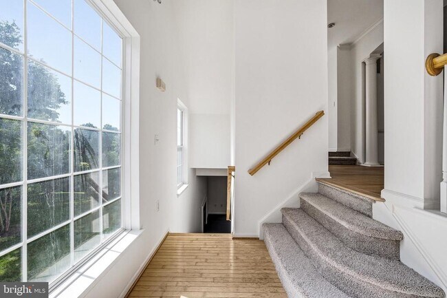 Building Photo - 44094 Saxony Terrace