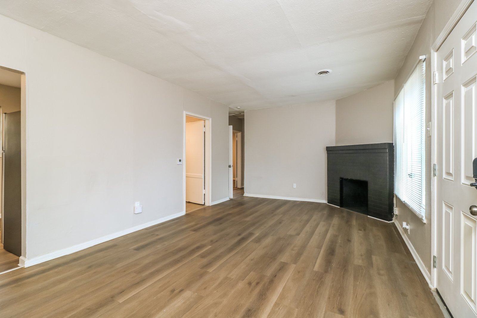 Building Photo - 6575 Julian Ave