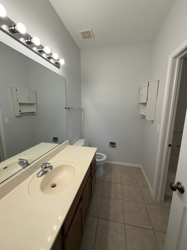 Building Photo - 14121 Faulkner Ct