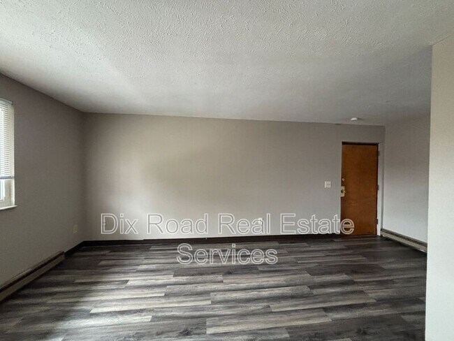 Building Photo - 430 Bellbrook Ave