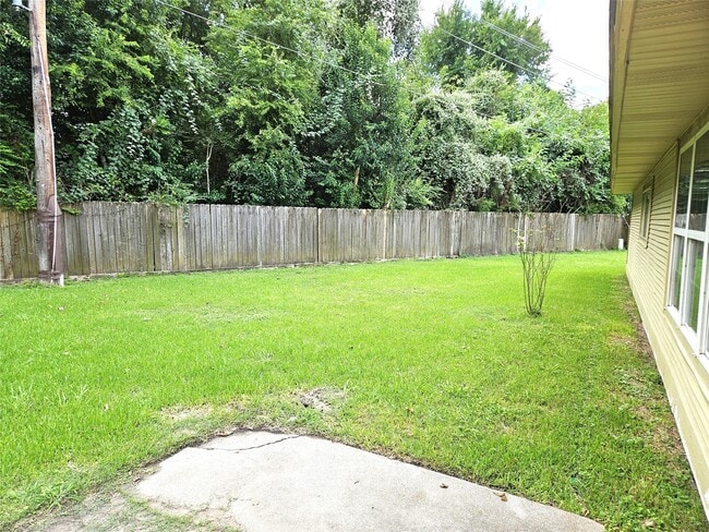 Building Photo - 17135 Hewing Dr
