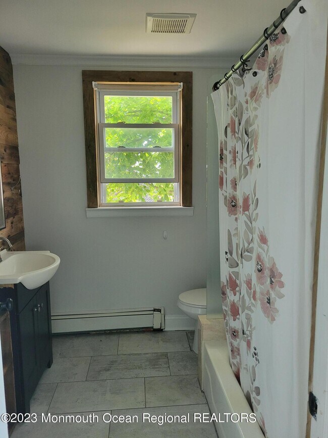 Building Photo - 16 Cornwall St