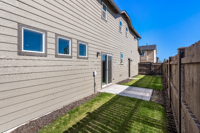 Building Photo - 2523 NW Spruce Pl