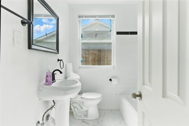 Building Photo - 3863 Arbor St
