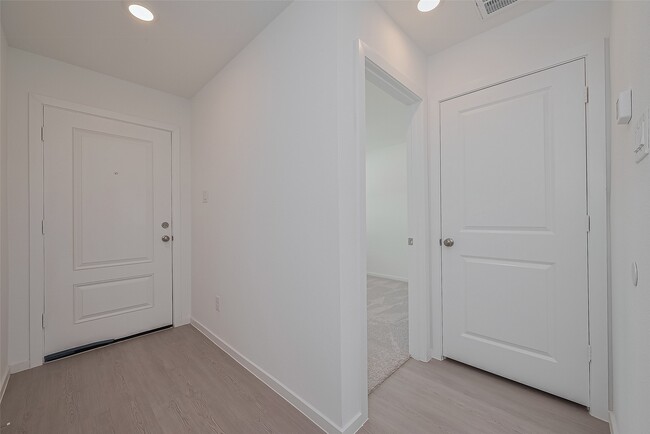 Building Photo - 21459 Montecagnano Ave