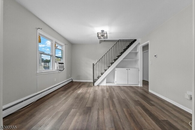 Building Photo - 14 Brookwood Dr