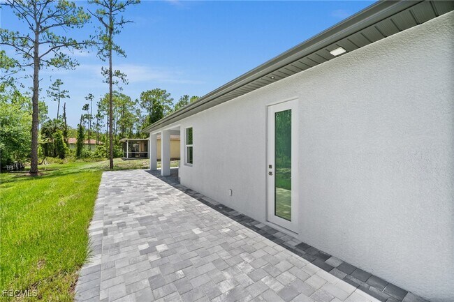 Building Photo - 3990 27th Ave NE