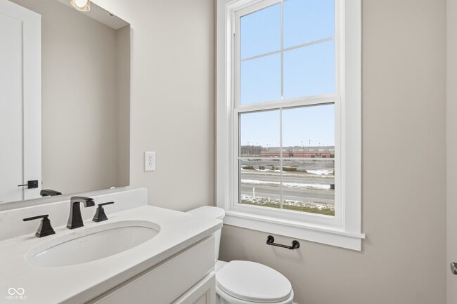 Building Photo - 420 Elite St