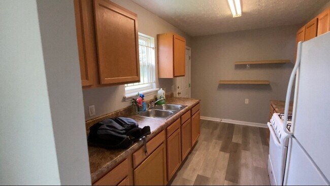 Building Photo - Charming 3BR House in Atlanta