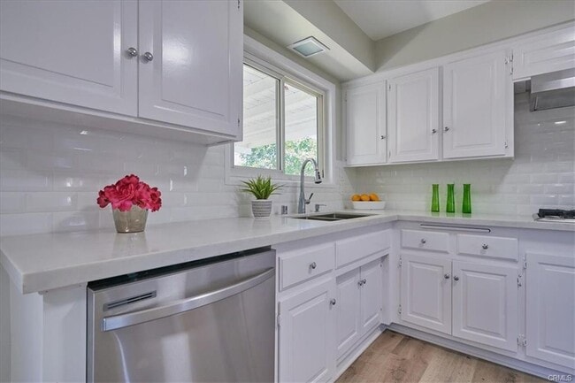 Building Photo - 786 Glenshaw Dr